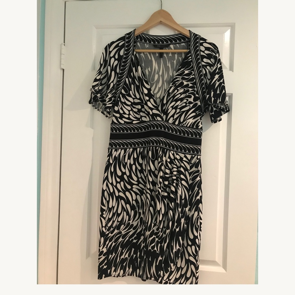 BCBG MaxAzria Knee Length Print Dress - like new